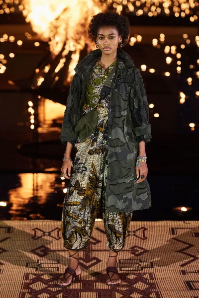 Look 37